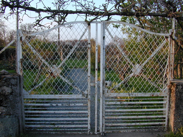 Gate