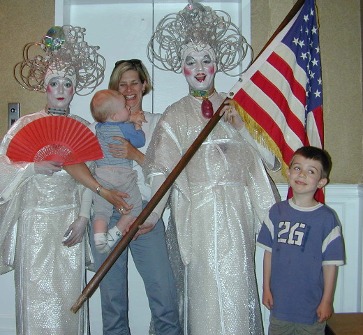 Mom_Elliot_UncleAlex_Ollie_June04